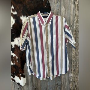 Roundtree and Yorke size XL striped vintage button down shirt